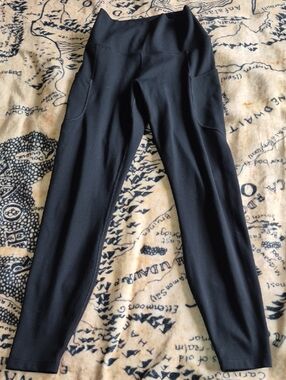 Nike One Size Small Dri-Fit Black Athletic Leggings Soft Stretchy Pockets
